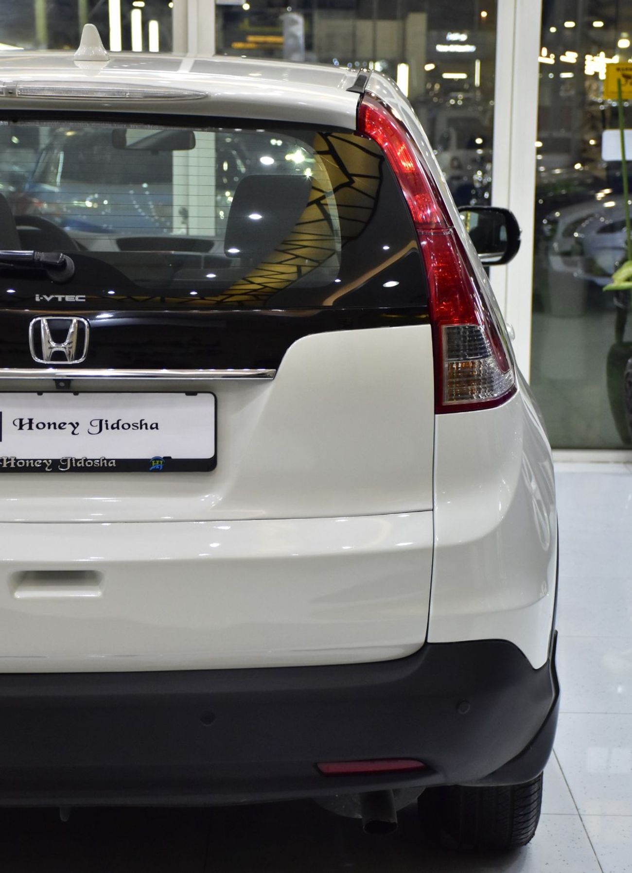 Honda CR-V LX EXCELLENT DEAL for our Honda CR-V ( 2013 Model ) in White Color GCC Specs