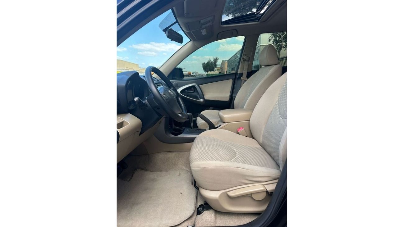 تويوتا راف ٤ تويوتا راف فور   موديل : 2009 المطلوب : 28,000 درهم الممشى : 198,000 كم مواصفات خليجية ، 4 سلندر ،حس