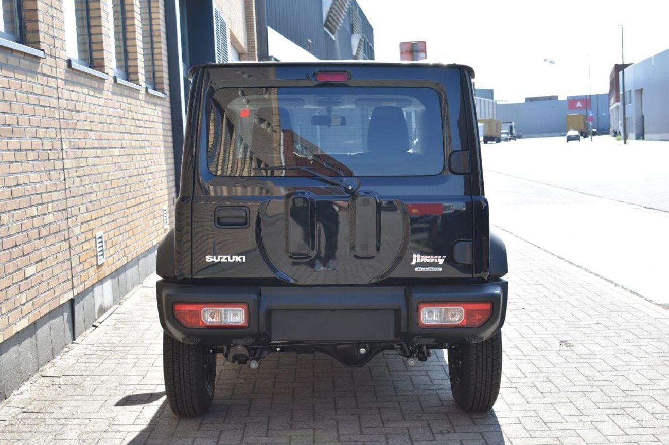 سوزوكي جيمني GL . 1.5L . 4 Cyl . 4-Speed Automatic . Petrol . 4WD . 5 Seats . 3 Door