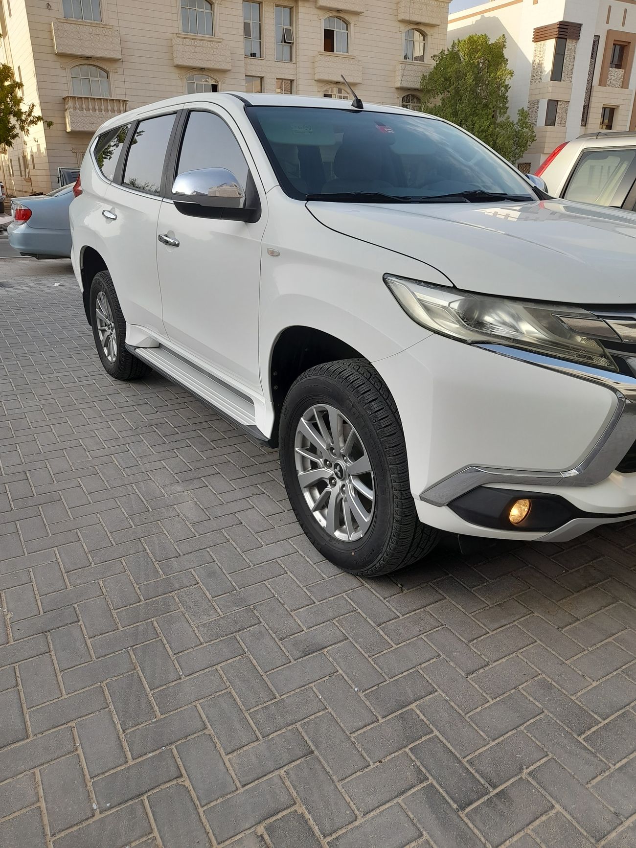 Mitsubishi Montero Sport GLX 3.0L