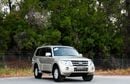 ميتسوبيشي باجيرو ميتسوبيشي باجيرو 2013 خليجي بحالة ممتازة GLS Base 3.5L (5 Seater)