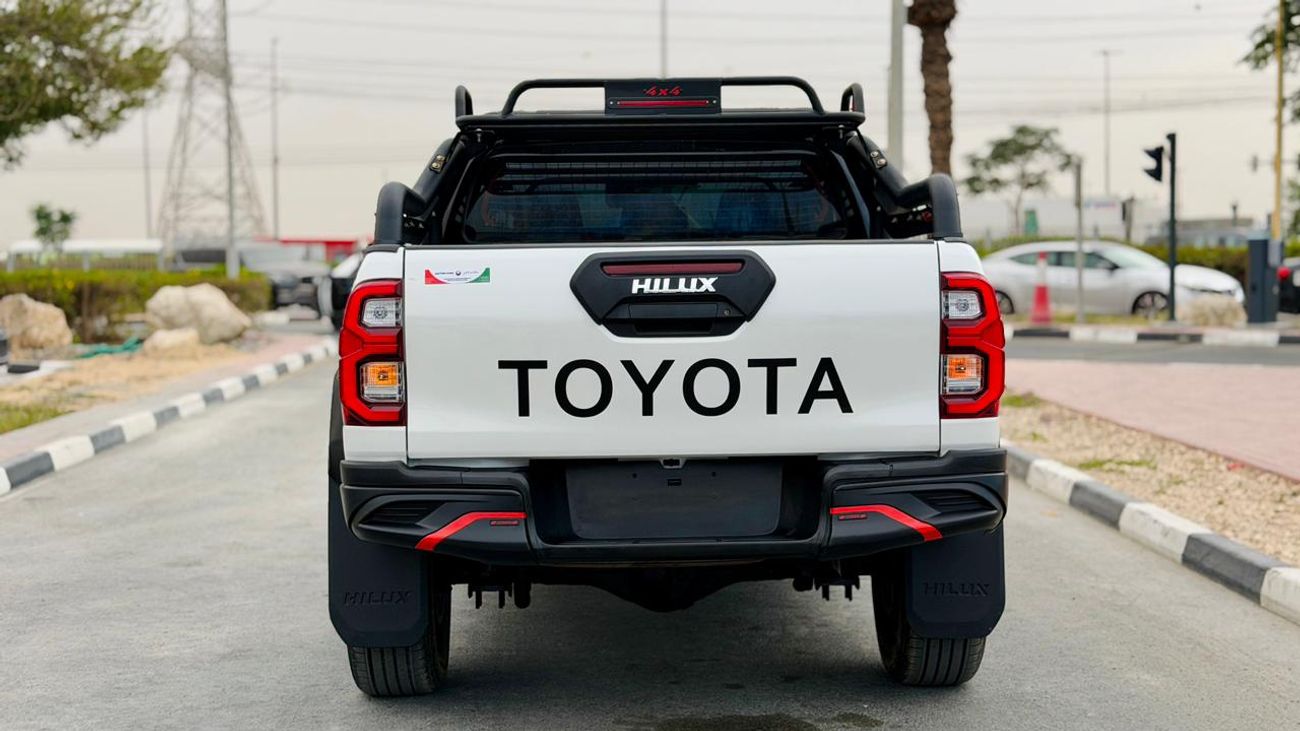 تويوتا هيلوكس -