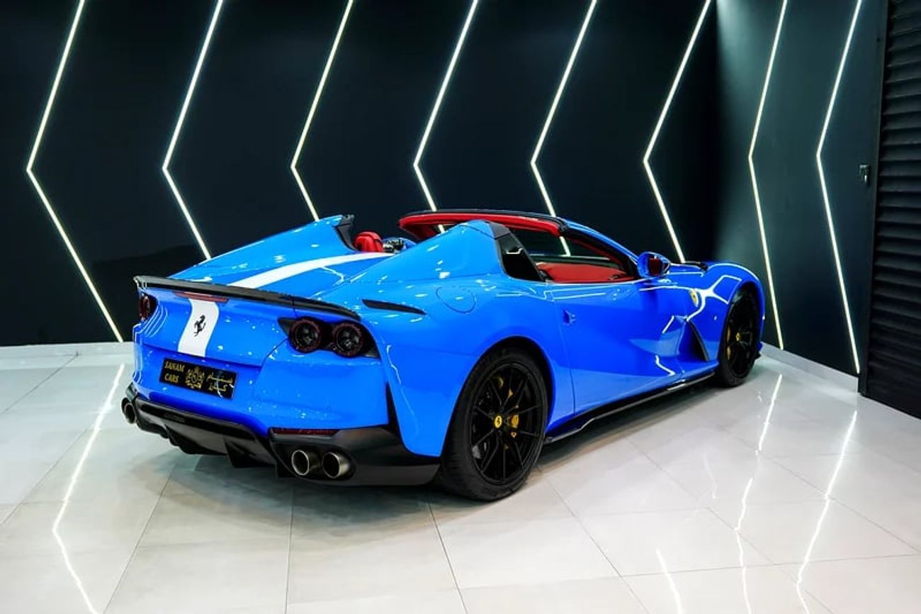 Ferrari 812 GTS Passenger Display, Carbon Exterior/Interior, Dealer Warranty + Service!!