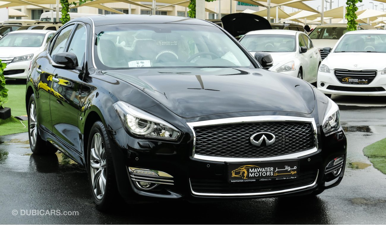 Infiniti Q70