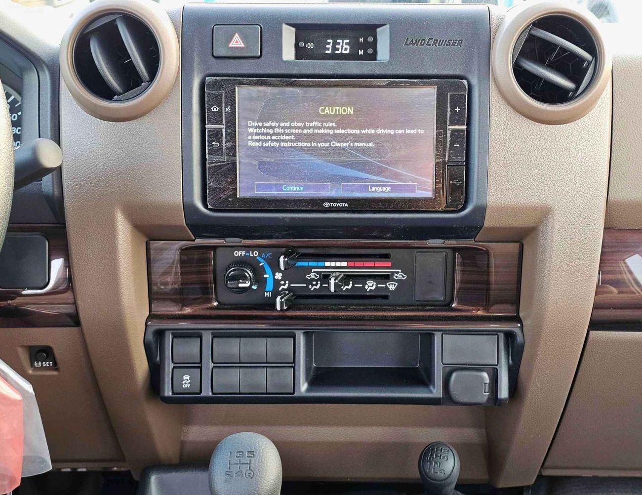 تويوتا لاند كروزر بيك آب LC79 STD-E / DOUBLE CABIN MANUAL / 2.8L V4 DIESEL 4WD / SNORKEL (CODE # STD-E)