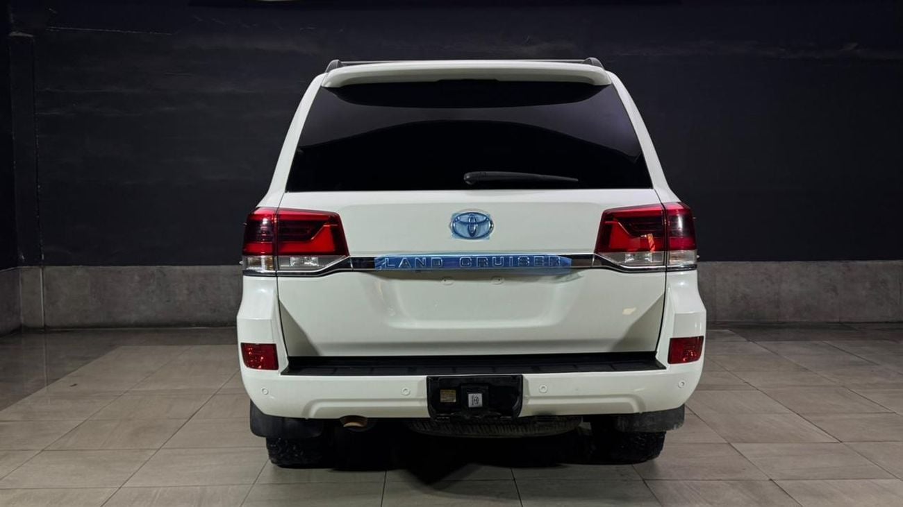 تويوتا لاند كروزر diesel 4.5 liter ,right hand drive ,full option ,for export only