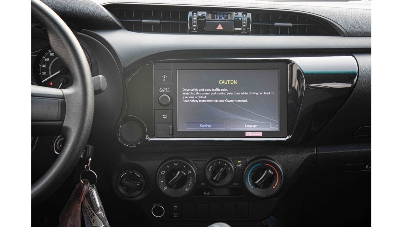 Toyota Hilux 2023 Toyota Hilux 4x4 DC 2.4 DLS - Silver inside Black