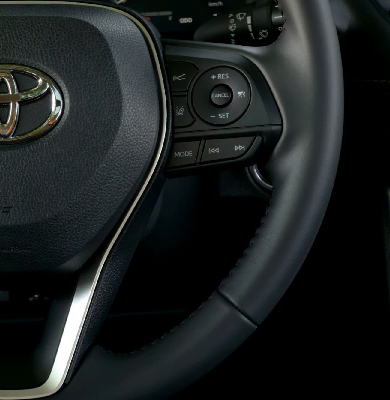 Toyota RAV4 TOYOTA RAV4 PETROL 2.0L - CHINESE SPECS- FULL OPTIONS - 4X2 - 2025 MODEL - WHITE INSIDE BLACK - 