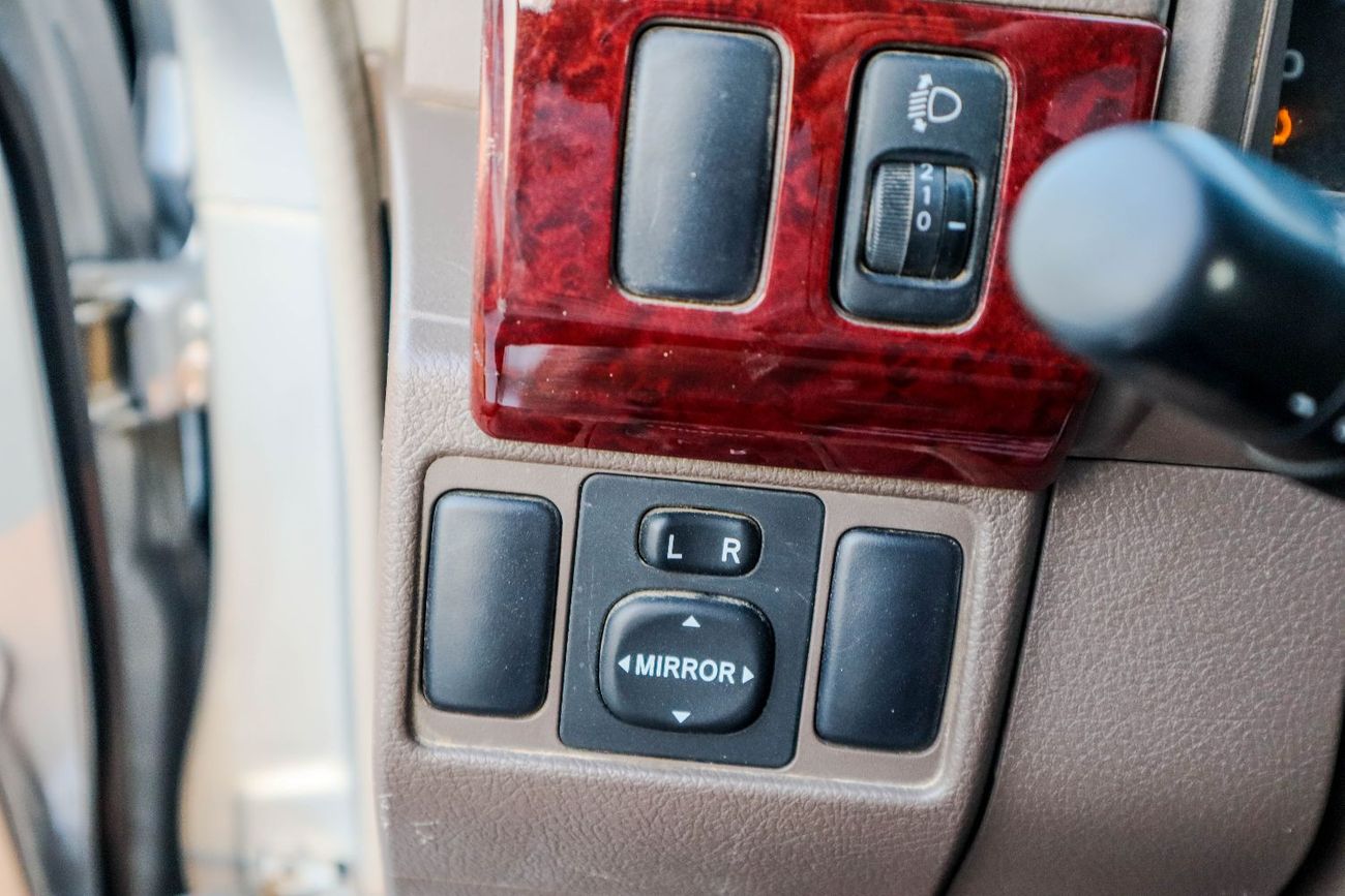 تويوتا لاند كروزر بيك آب Std 4.0L Single Cab Utility 4WD