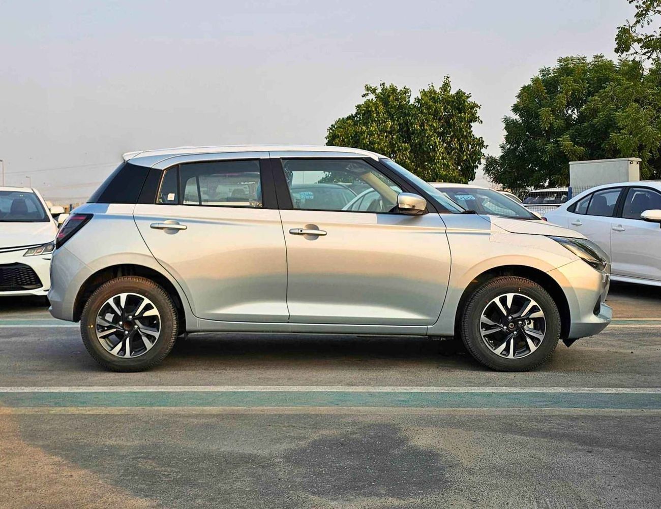 سوزوكي سويفت GLX / 1.2L V4 PETROL / RADAR / PUSH START / DVD CAMERA (CODE # GLXR)