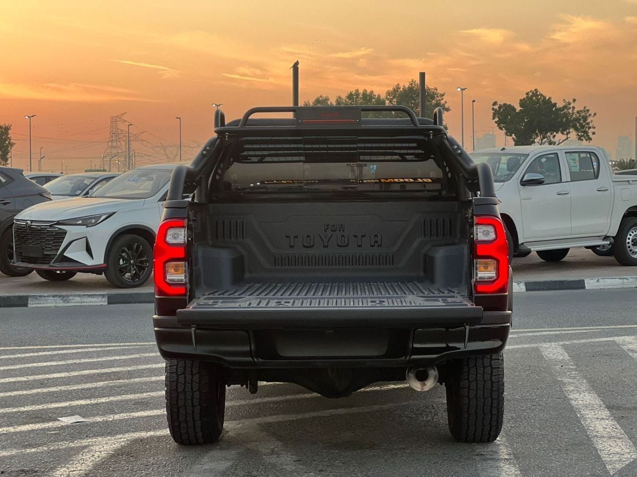 Toyota Hilux SGLX 2021 Toyota Hilux Black Edition - Trunk Cover - 2.7L V4 - GCC - AWD 4x4 - Rear Camera - Le
