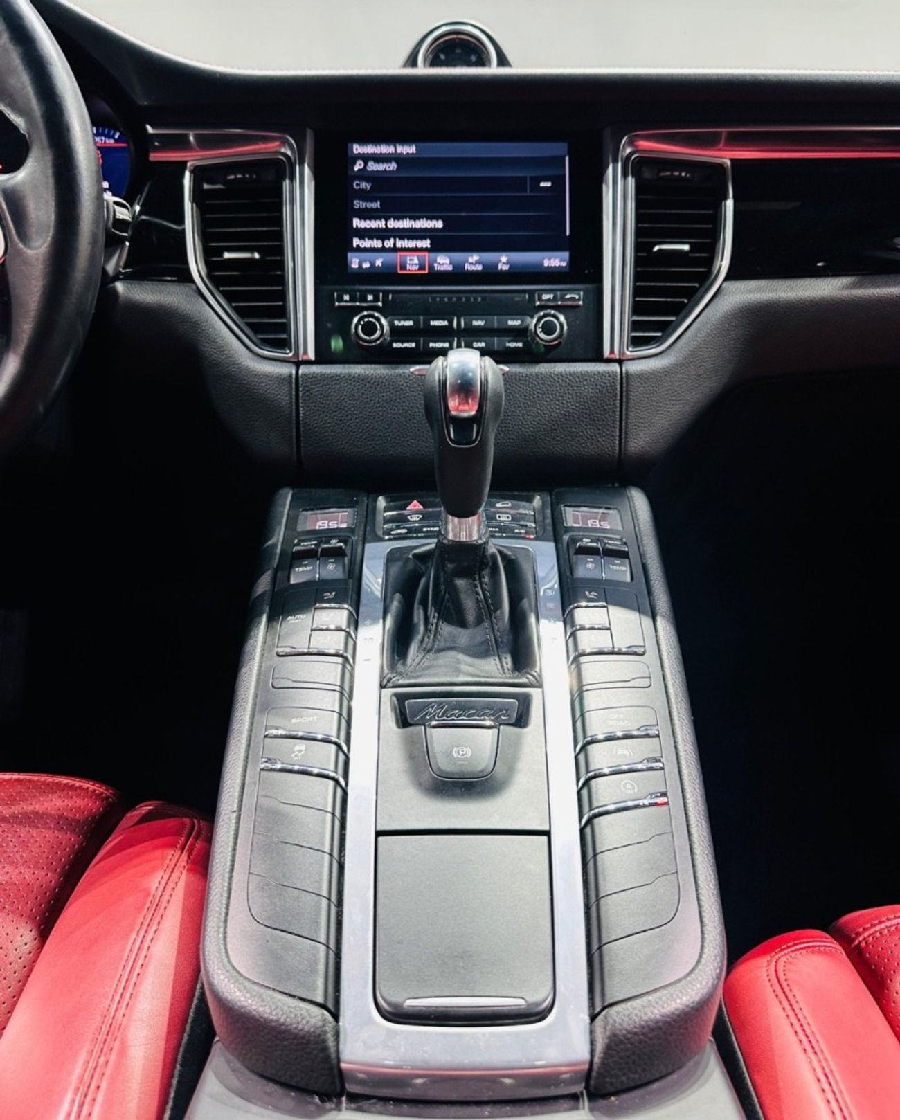 Std 252 مستعملة بورش ماكان Std 2.0L (252 HP) 2018 للبيع في دبي - 829055