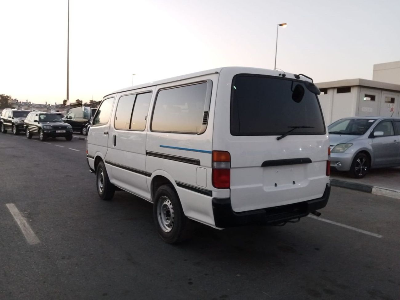 Toyota Hiace TOYOTA HIACE RIGHT HAND DRIVE (PM1152)