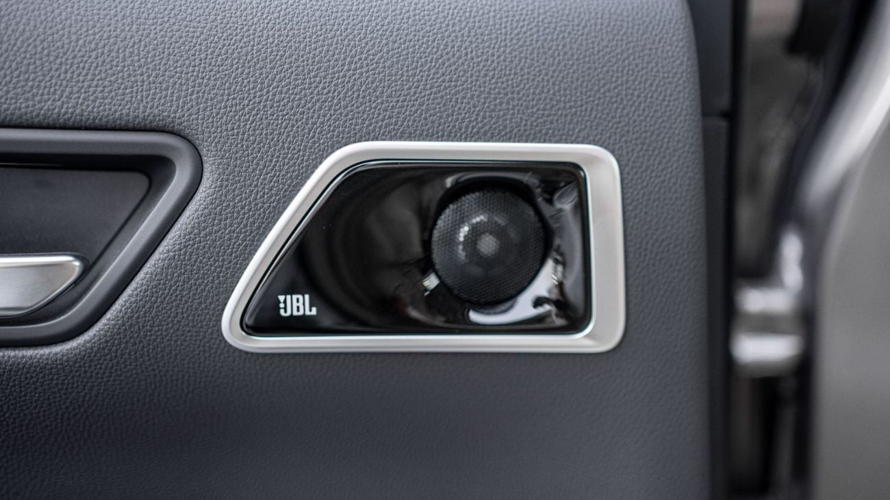 Toyota Land Cruiser 2025 Toyota Land Cruiser 300 VXR 3.5L AT Hybrid (Bronze)