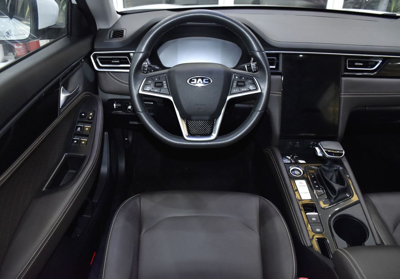 جاك J7 EXCELLENT DEAL for our JAC J7 ( 2023 Model ) in White Color GCC Specs