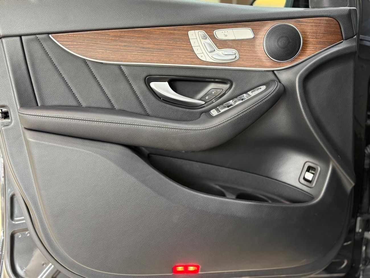 Mercedes-Benz GLC 300 4MATIC 2.0L