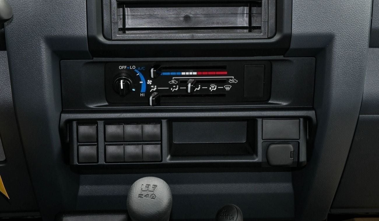 Toyota Land Cruiser Pick Up LC79 DOUBLE CABIN 4.2 DIESEL - STANDARD OPTIONS