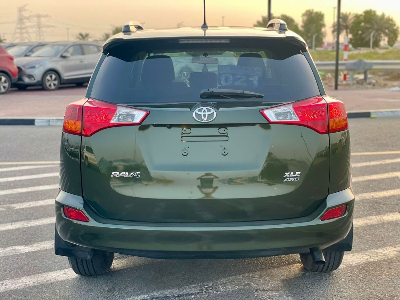 تويوتا راف ٤ 2013 Toyota Rav4 XLE 4x4 Full Option - Sunroof - Special Color With Rims - 109,300 Mileage