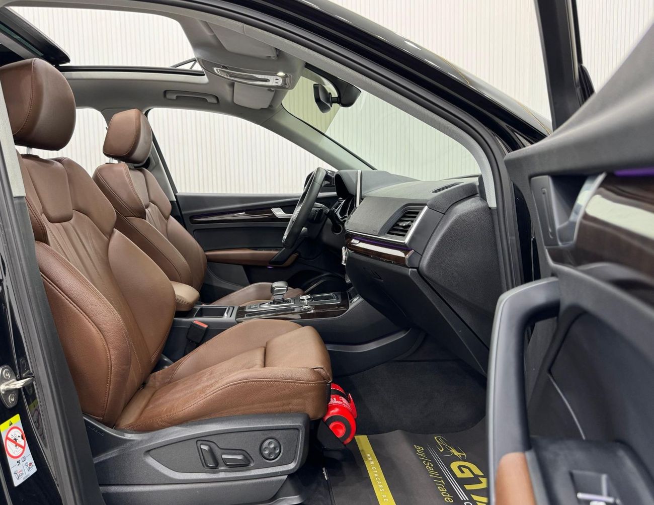 Audi Q5 45 TFSI Quattro S Line 2.0L (252 HP) 2019 Audi Q5 45TFSI S-Line Quattro, Warranty, Full Audi Service