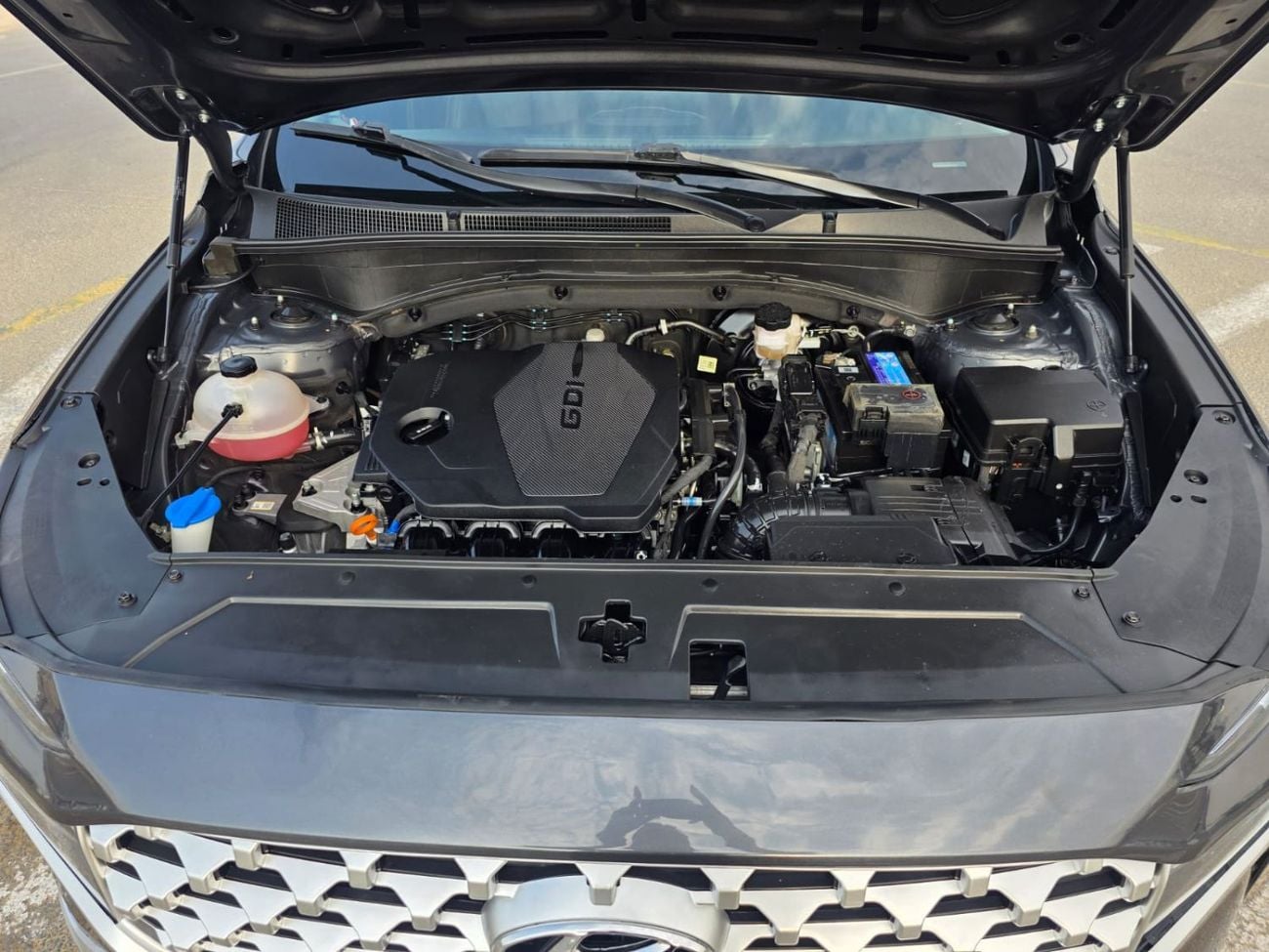 Hyundai Santa Fe Comfort 2.4L Panoramic Roof , 360 camera and Trunk automatic