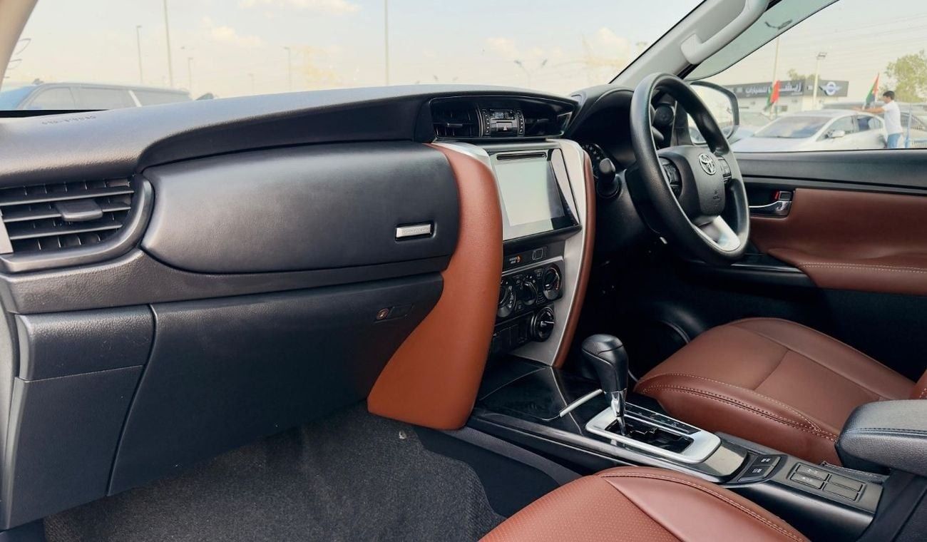 Toyota Fortuner PREMIUM BULL BAR WITH HEAVY FOCUSD LIGHTS | 2.8 DIESEL ENGINE | RHD