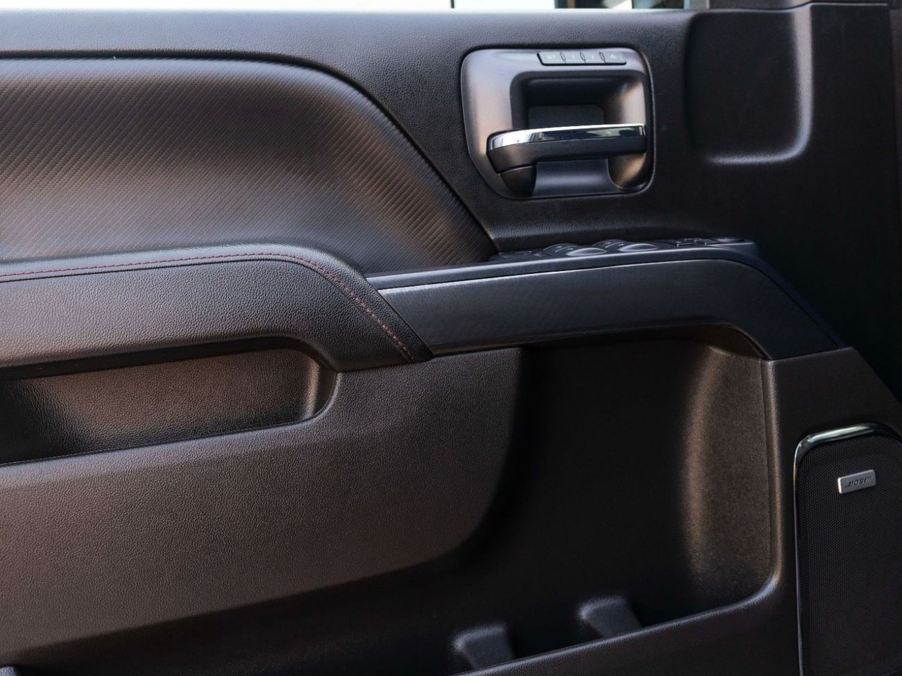 جي أم سي سييرا 5.3L V8 AT4 Crew Cab (AWD)