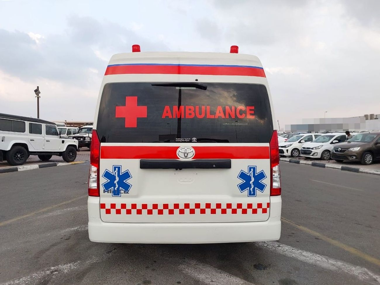 Toyota Hiace TOYOTA HIACE VAN AMBULANCE  RHD 2023 MODEL 2.8 L DIESEL AUTOMATIC(PM22474)