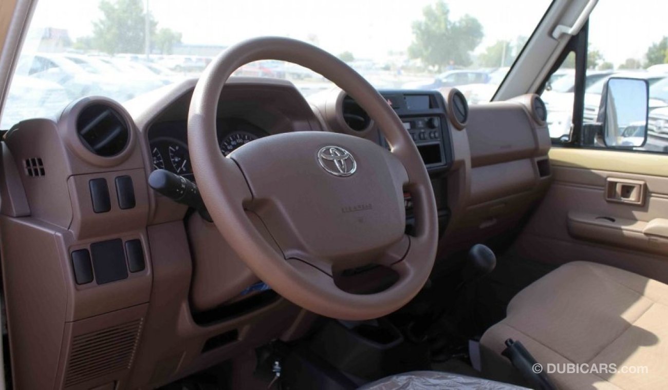 تويوتا لاند كروزر بيك آب بنزين   Toyota Land Cruiser Pickup SINGLE CAB LX 4.0L V6 gasoline M/T