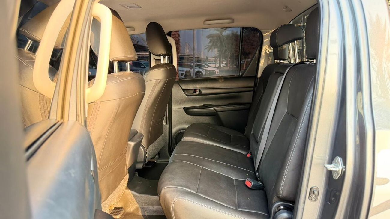 تويوتا هيلوكس OFF ROAD MODIFIED | BULL BAR WITH HEAVY FOCUSED LIGHTS | AUTOMATIC TRANSMISSION | REAR VIEW CAMERA |