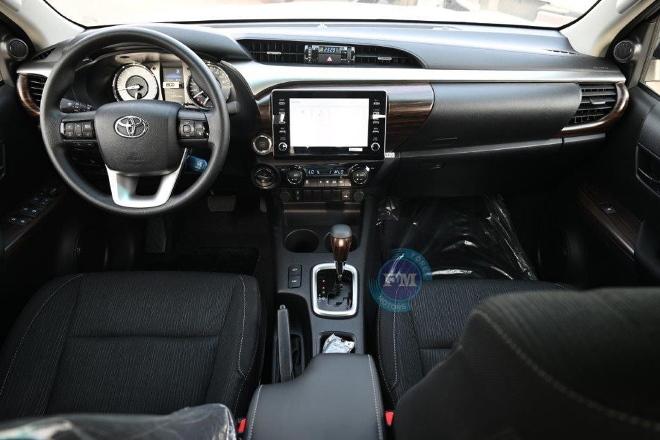 تويوتا هيلوكس Double Cab Pickup VX 4.0L Petrol 4X4 Automatic