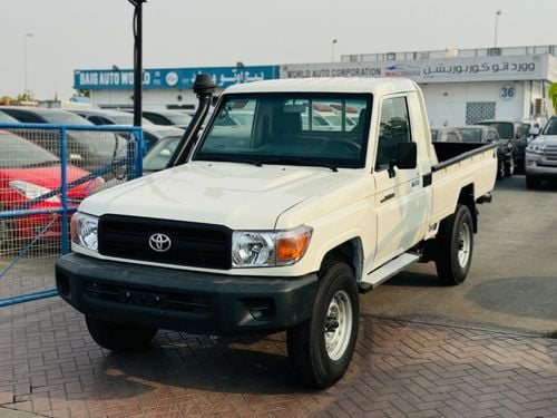 Toyota Land Cruiser Pick Up Toyota Landcruiser pick up LHD 6 cylinder diesel engine