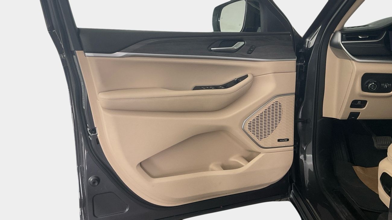 جيب جراند شيروكي Limited | شامل الضمان | 0 ﺪﻔﻋﺓ ﺃﻮﻟﻯ