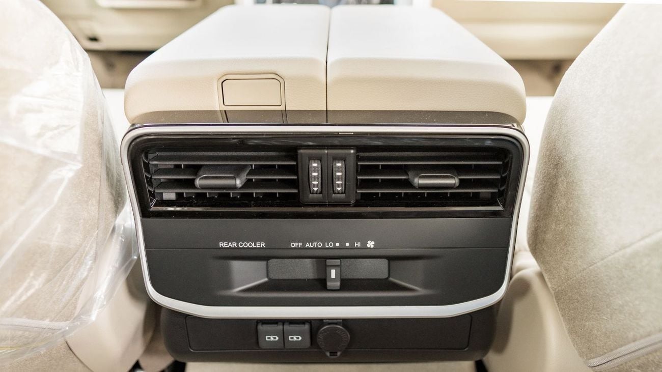 تويوتا لاند كروزر 2025 Toyota Land Cruiser GXR 3.5L AT Petrol (Basic)