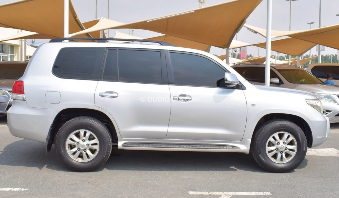Toyota Land Cruiser GXR V6