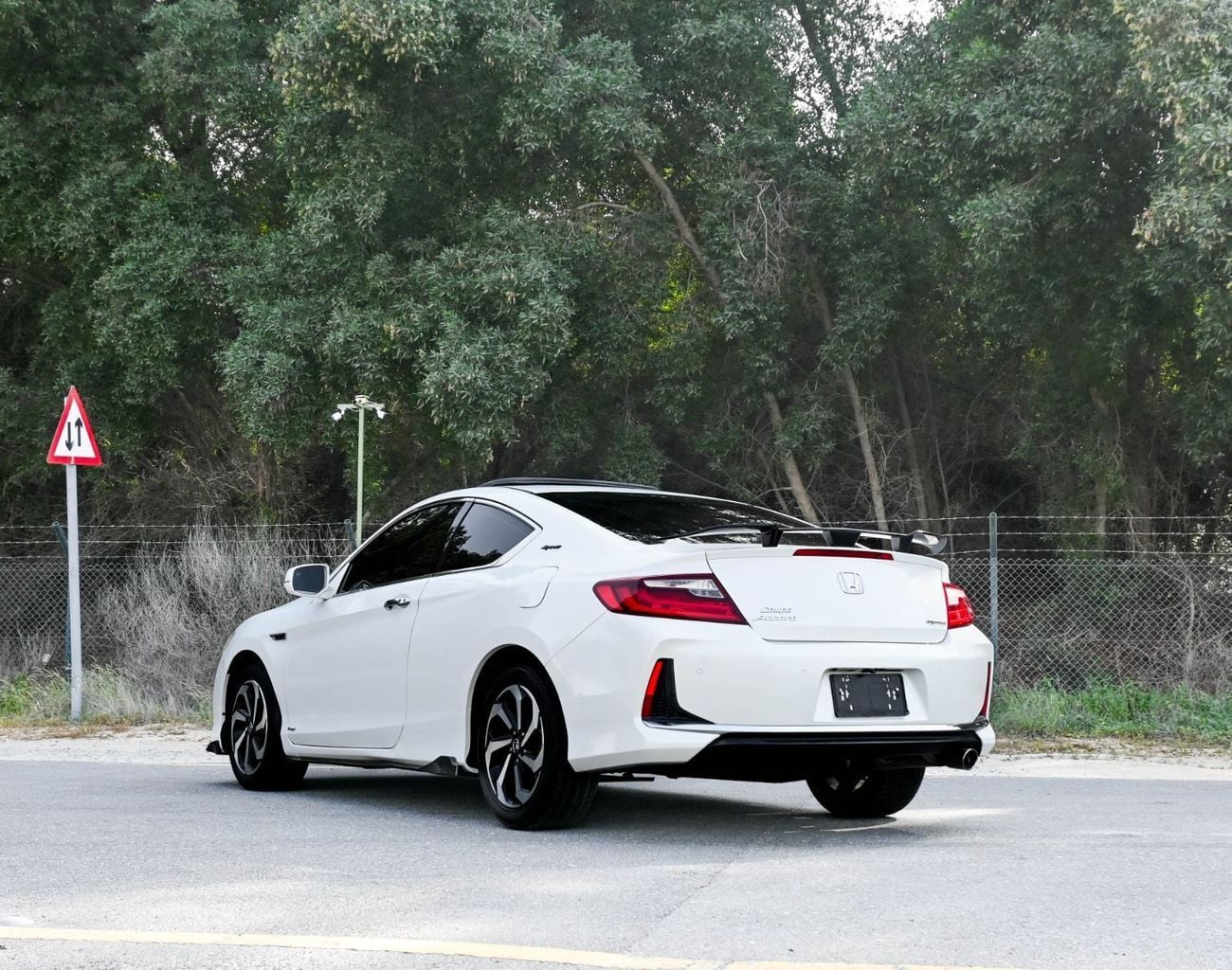 هوندا أكورد كوبيه Honda Accord Coupe Sport 2017 -V4 GCC  accident-free Excellent Condition