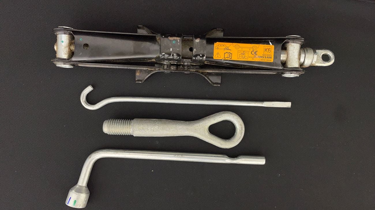 نيسان صني SV 1.5 | بدون دفعة مقدمة | اختبار القيادة في المنزل