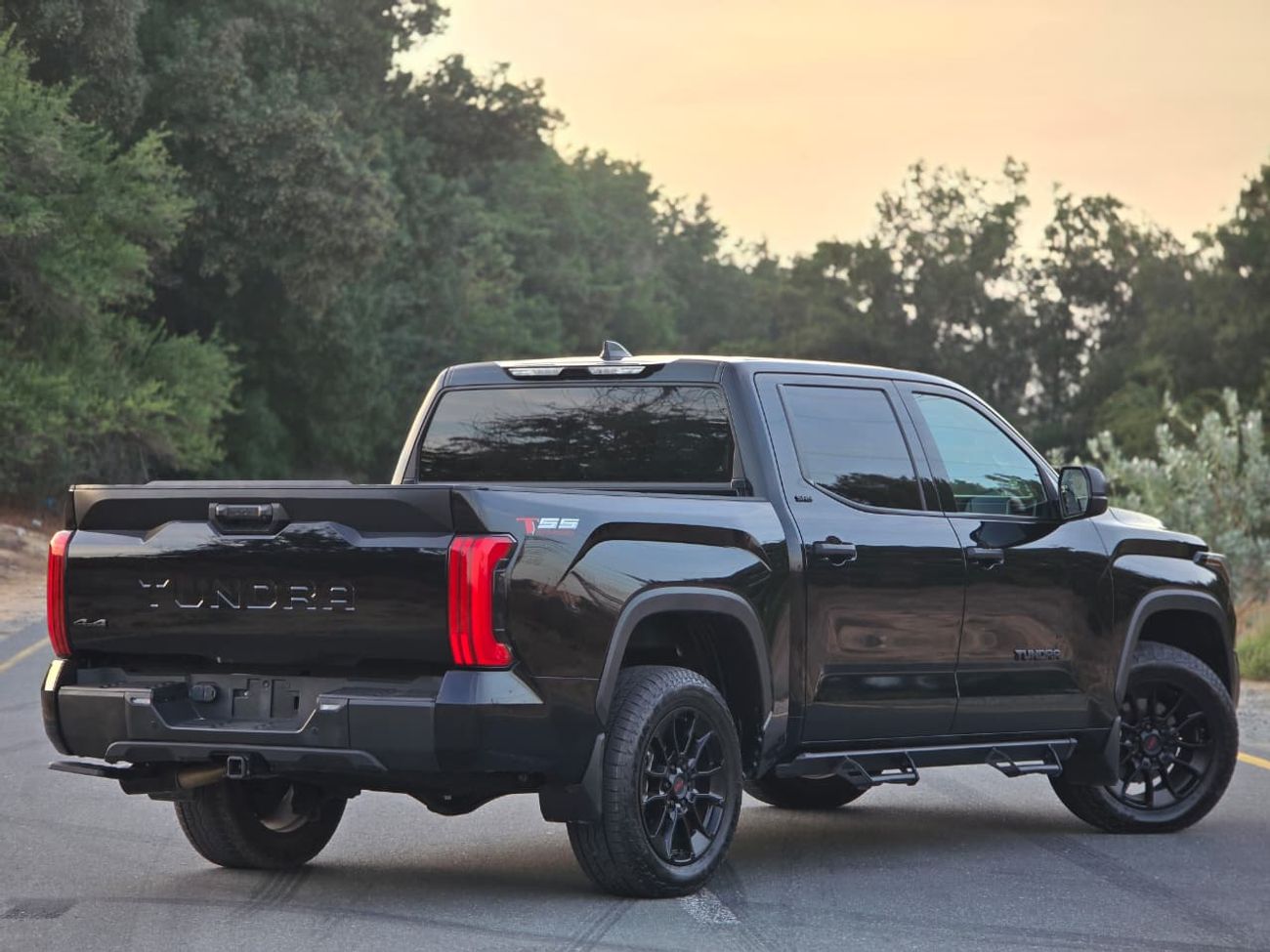 تويوتا تاندرا TOYOTA TUNDRA SR5 2024 // V6 TWIN TURBO // ORGINAL PAINT // PERFECT CONDITION // LOW MILEAGE