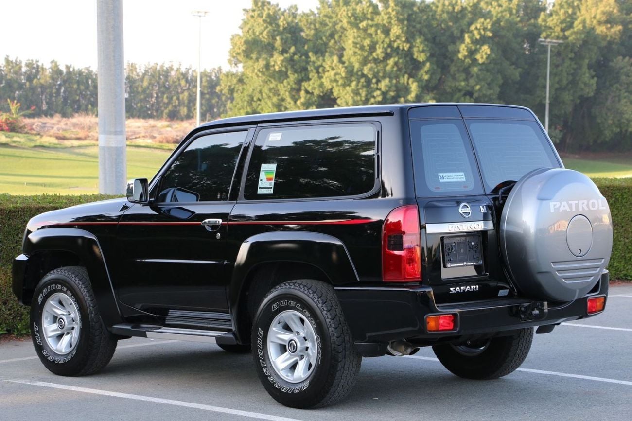 نيسان باترول سفاري نيسان باترول سفارى 2023 جير عادى باب واحد فل ابشن صبغ وكاله تشييكات وكاله تحت الضمان بحاله ممتازه