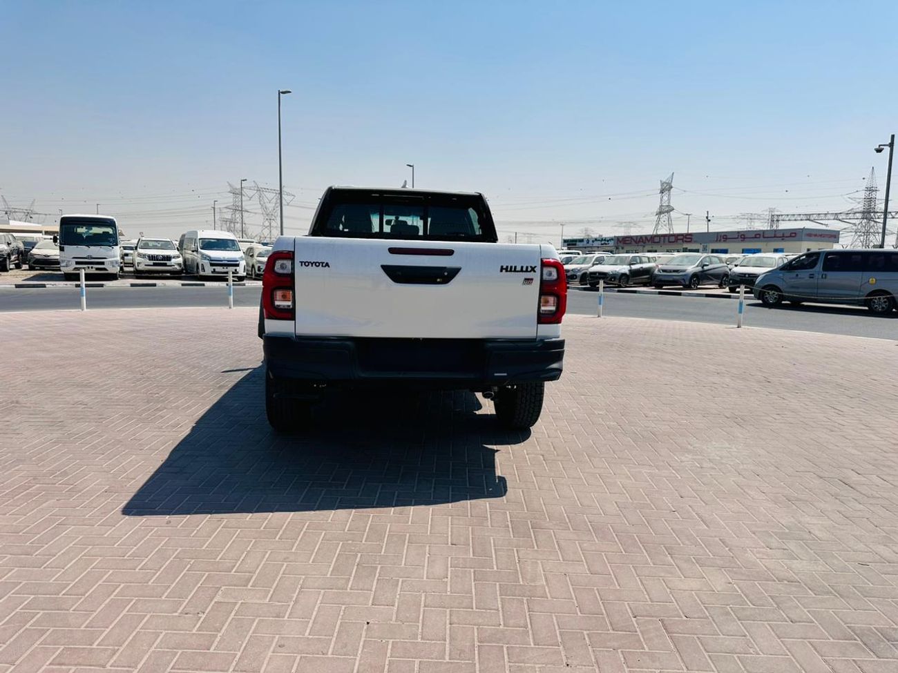 تويوتا هيلوكس TOYOTA HILUX D/CAB P/UP 4X4 4.0L PETROL GR-S WITH REAR STEP 2025