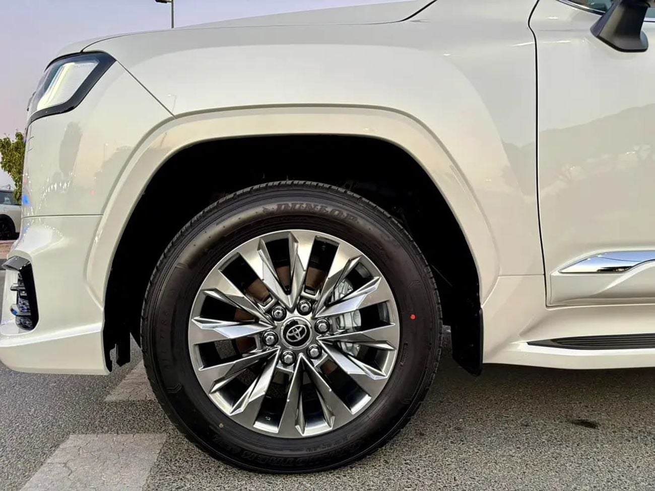 Toyota Land Cruiser VXR 4.0L GCC Specs