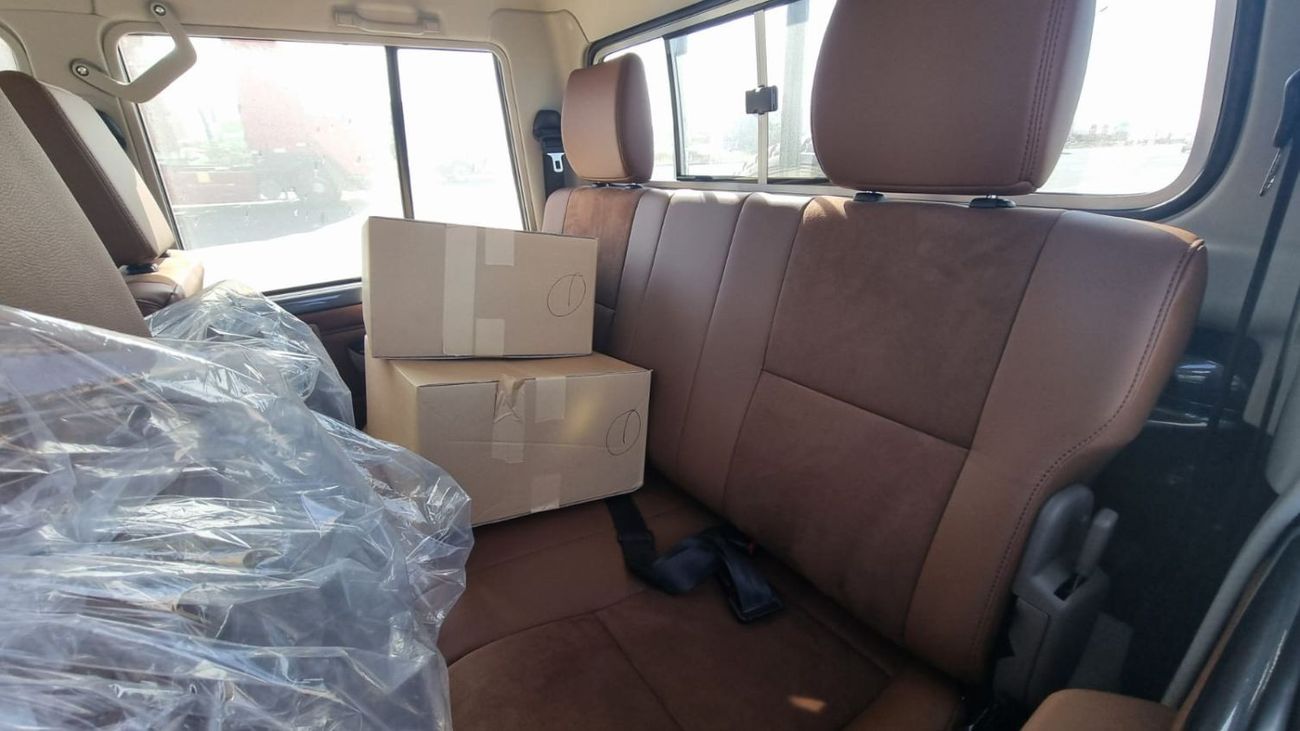 Toyota Land Cruiser Pick Up LC79 DC 2.8L Z Turbo-Diesel AT 2024YM [AVAILABLE IN WHITE & BEIGE COLOR]