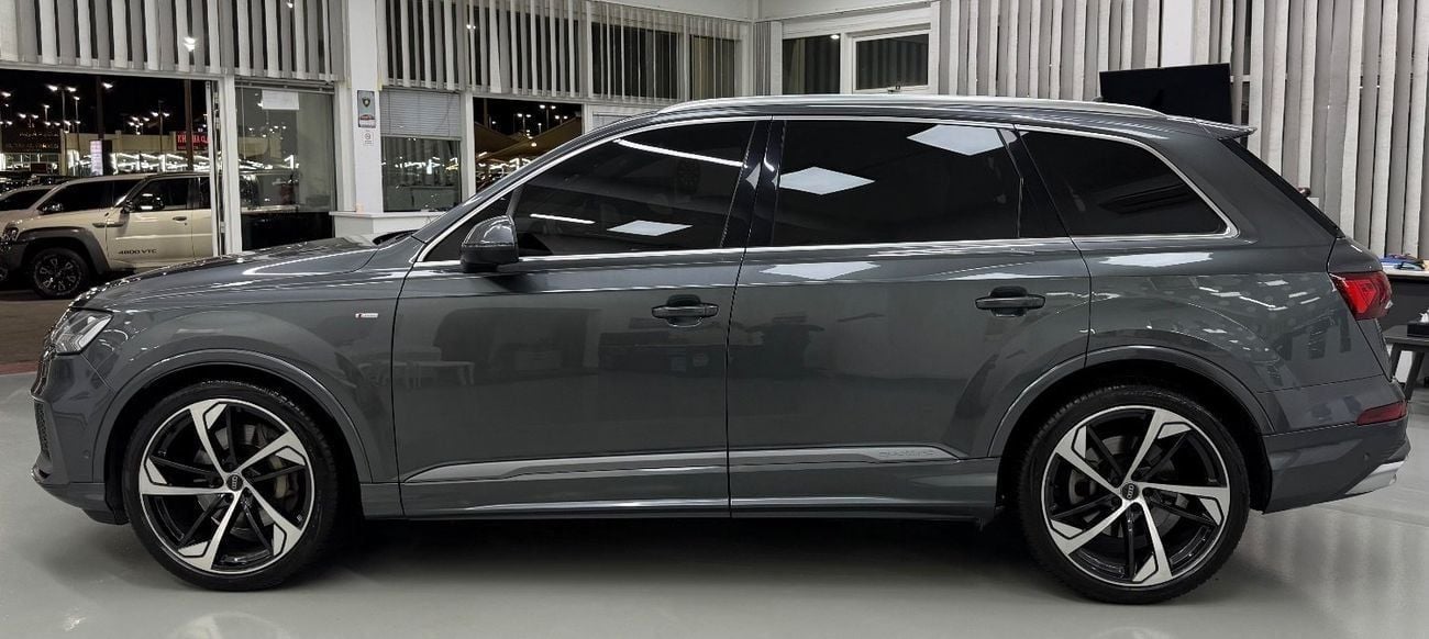 أودي Q7 55 TFSI S-LINE LUXURY 55 TFSI quattro S-Line 3.0L