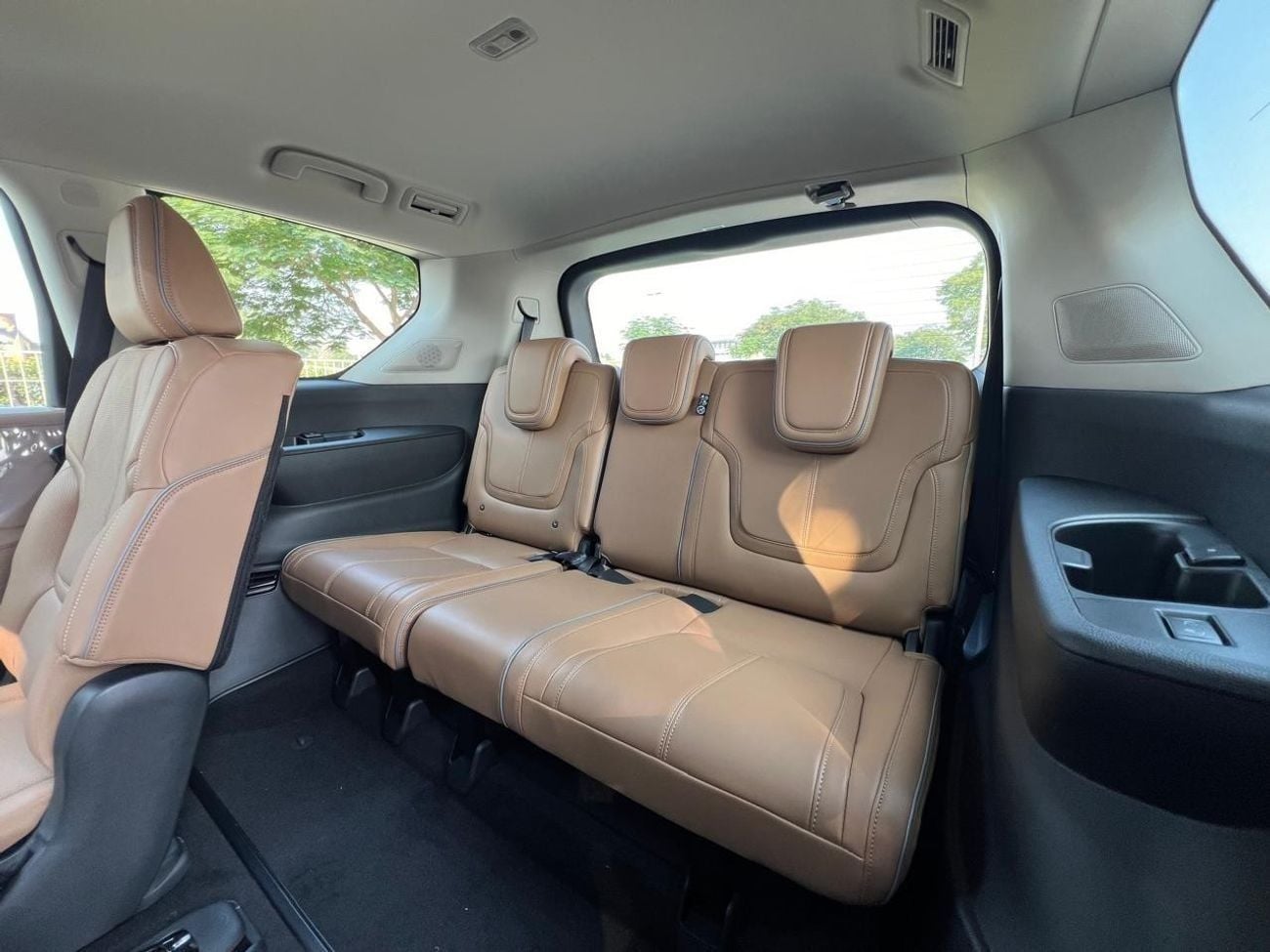 Infiniti QX80 SENSORY BENCH CHAIRS