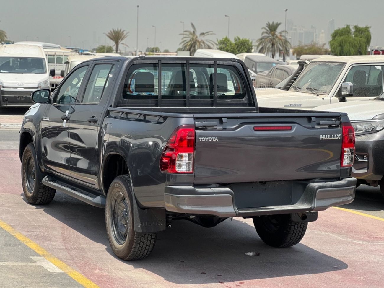Toyota Hilux TOYOTA HILUX 2.4 DIESEL 4WD 4DOORS 2024