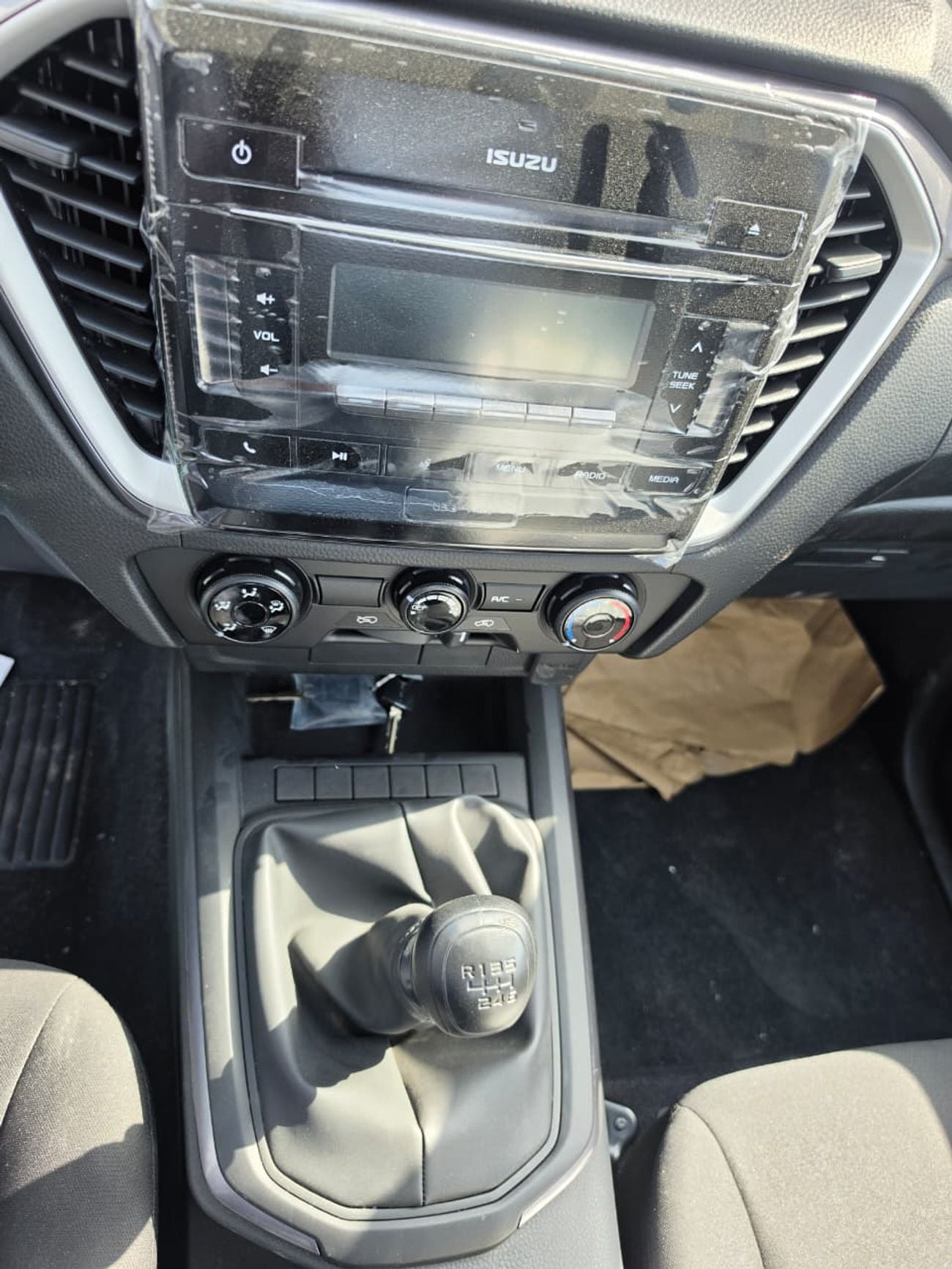 إيسوزو D ماكس Isuzu D-MAX Single Cab 1.9 Diesel 2026 – Automatic | 1.9L Diesel | Silver