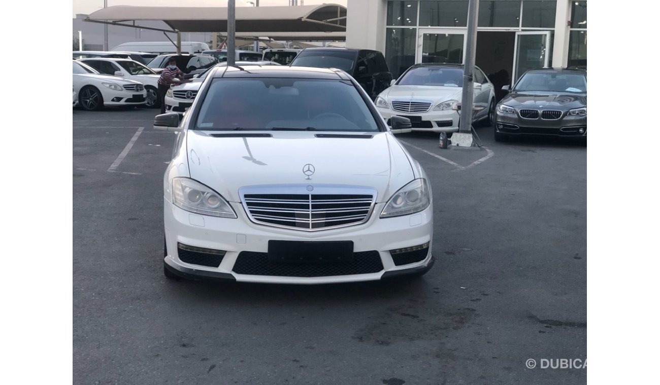 مرسيدس بنز S 63 AMG موديل 2008 خليجي فل مواصفات كراسي جلد ومثبت سرعه وتحكم كهربي كامل ونظام صوت ممتاز وكاميرا خلفيه ومدخ