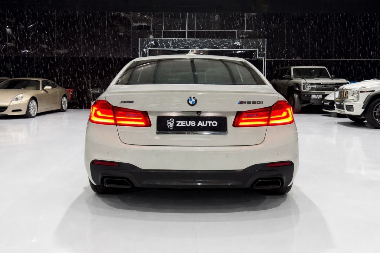 بي أم دبليو M550i STD 4.4L
