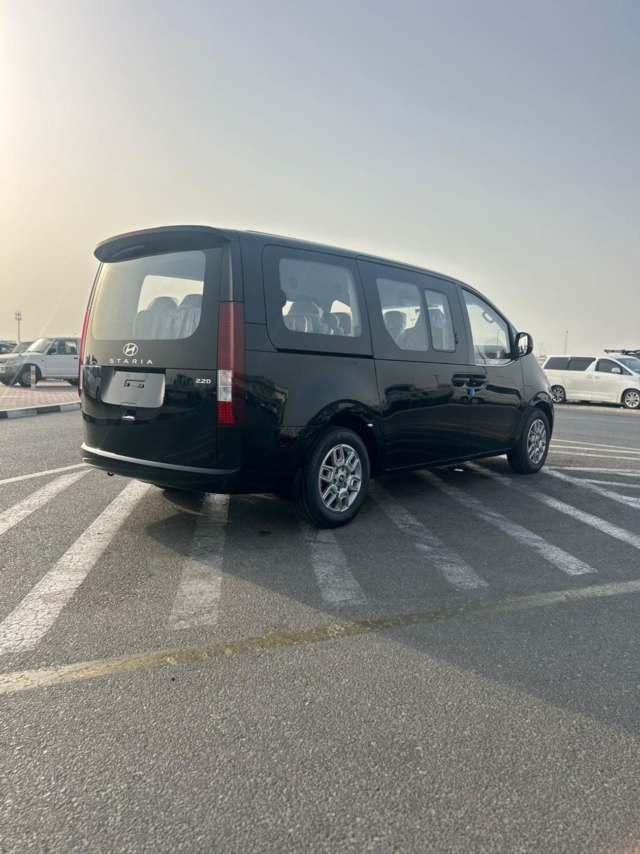 Hyundai Staria Hyundai Staria 2.2l CRDI 11 Seat Fwd Manual Transmission