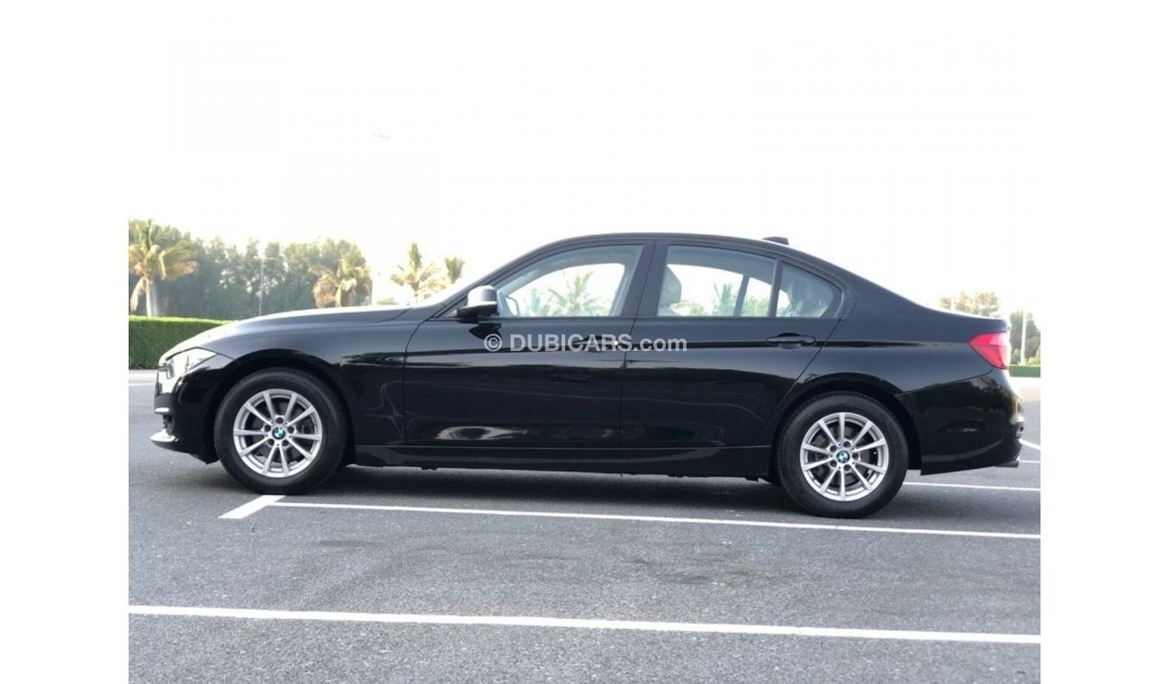 BMW 318i Exclusive MODEL 2016 GCC CAR PREFECT CONDITION INSIDE AND OUTSIDE 1500 TURBO FULL ORIGINAL PAINT ONE