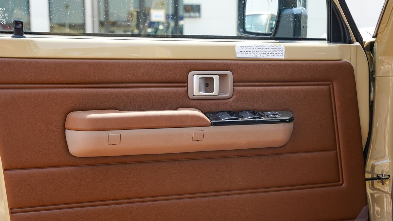 تويوتا لاند كروزر بيك أب 70 TOYOTA LC79 DC 2.8L DSL AT FULL LC79 DC 2.8L DIESEL 26 YM FULL AT